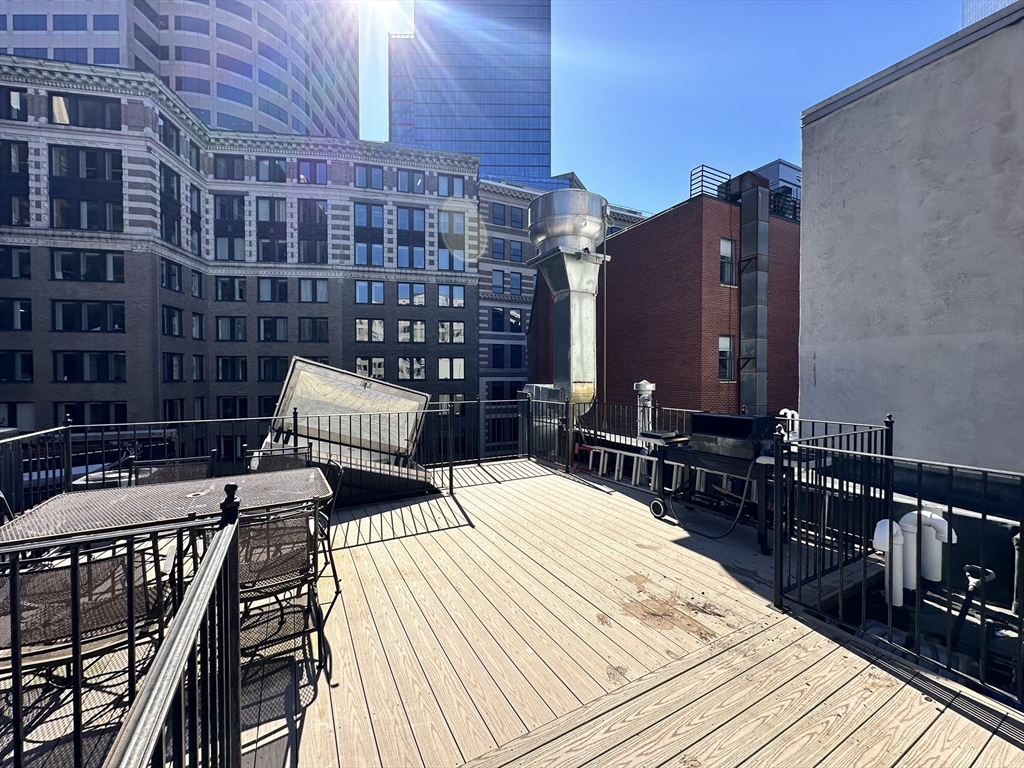 73 Broad St, Downtown