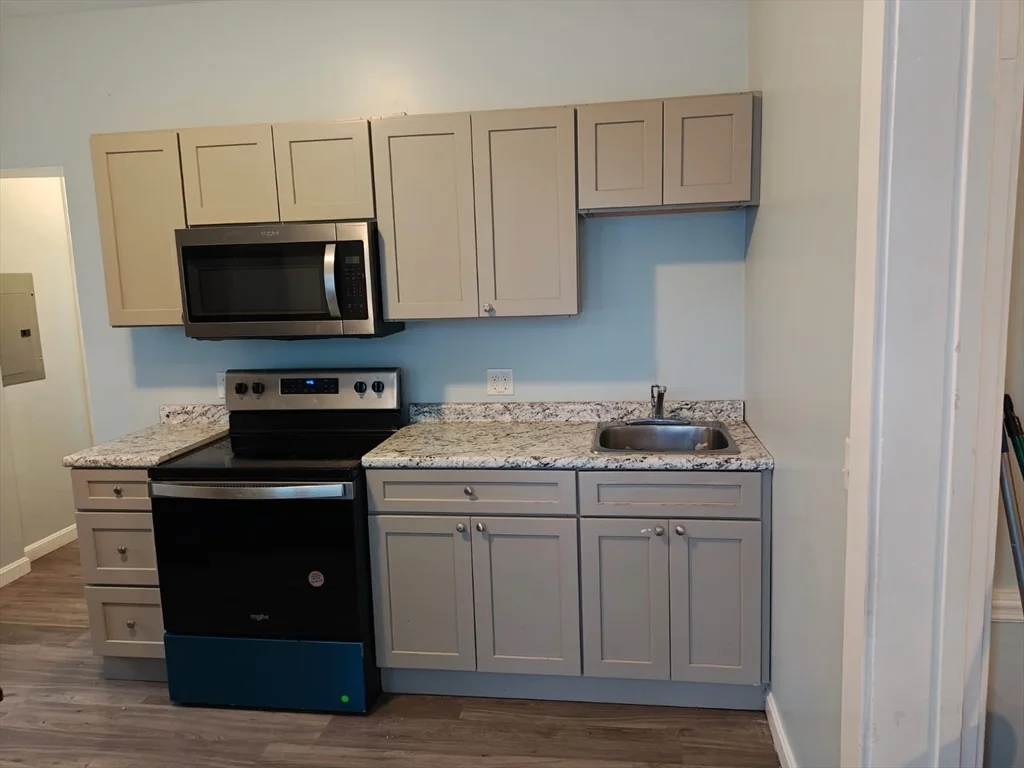 115 Maple St, Gardner