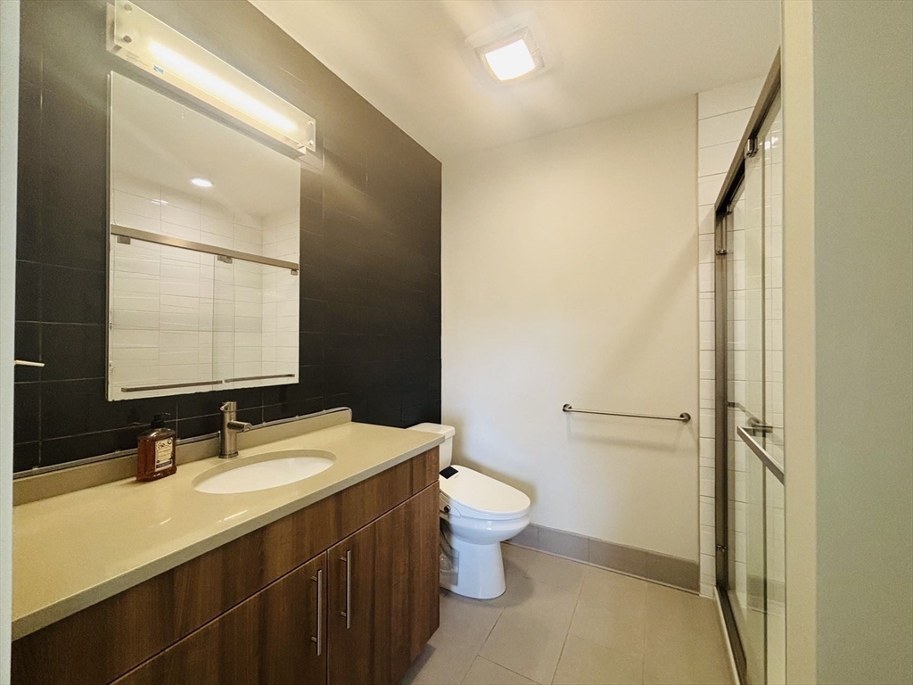 1975 Massachusetts Ave, North Cambridge