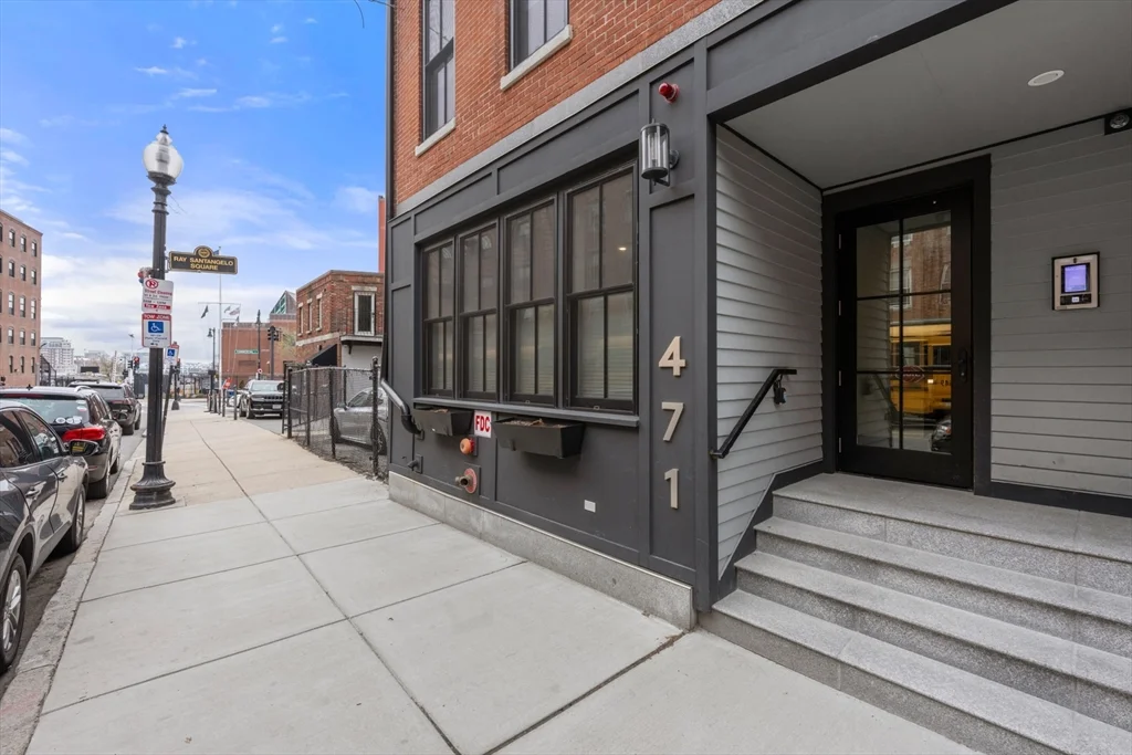 471 Hanover St, North End