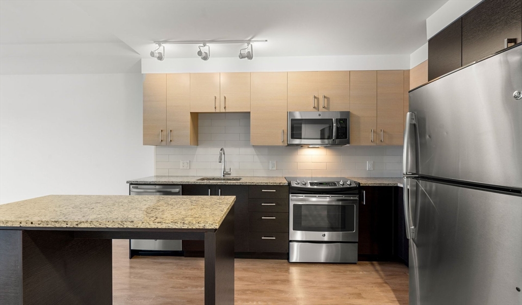 99 Kneeland St, Chinatown