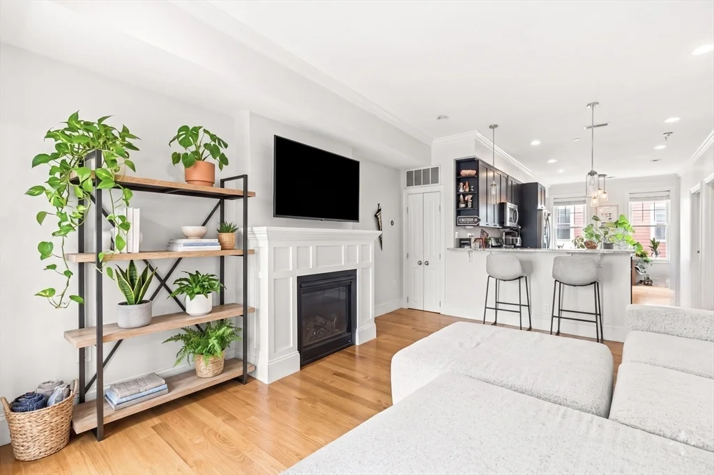 180 Gold St, South Boston