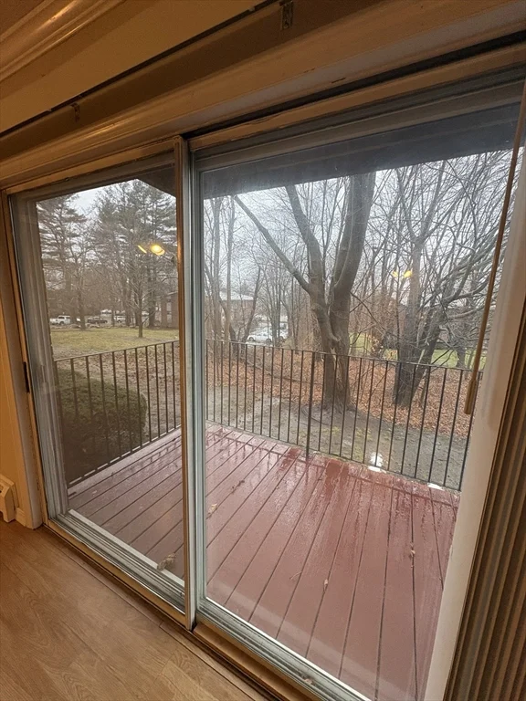 10 Longwood Dr, Andover