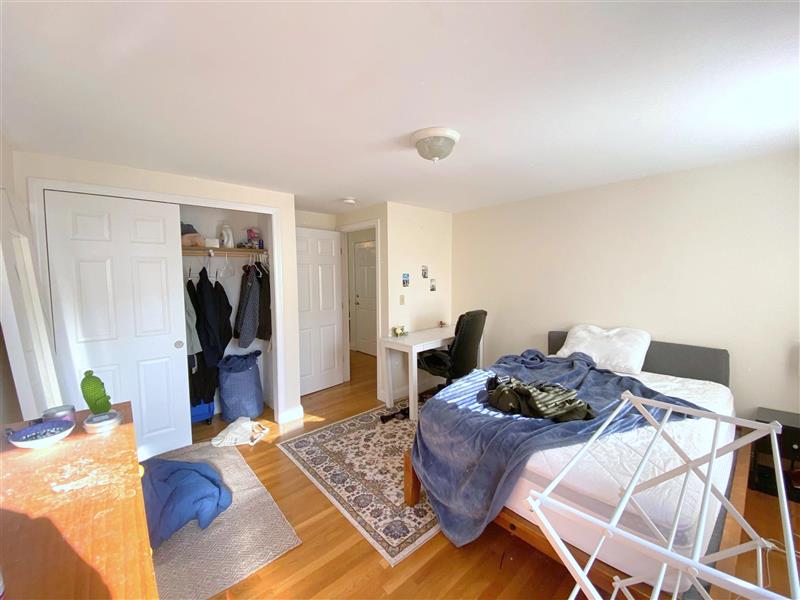 126 Pine St, The Port