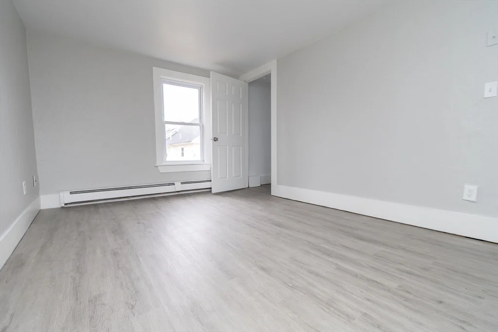 7 Central St, Hudson