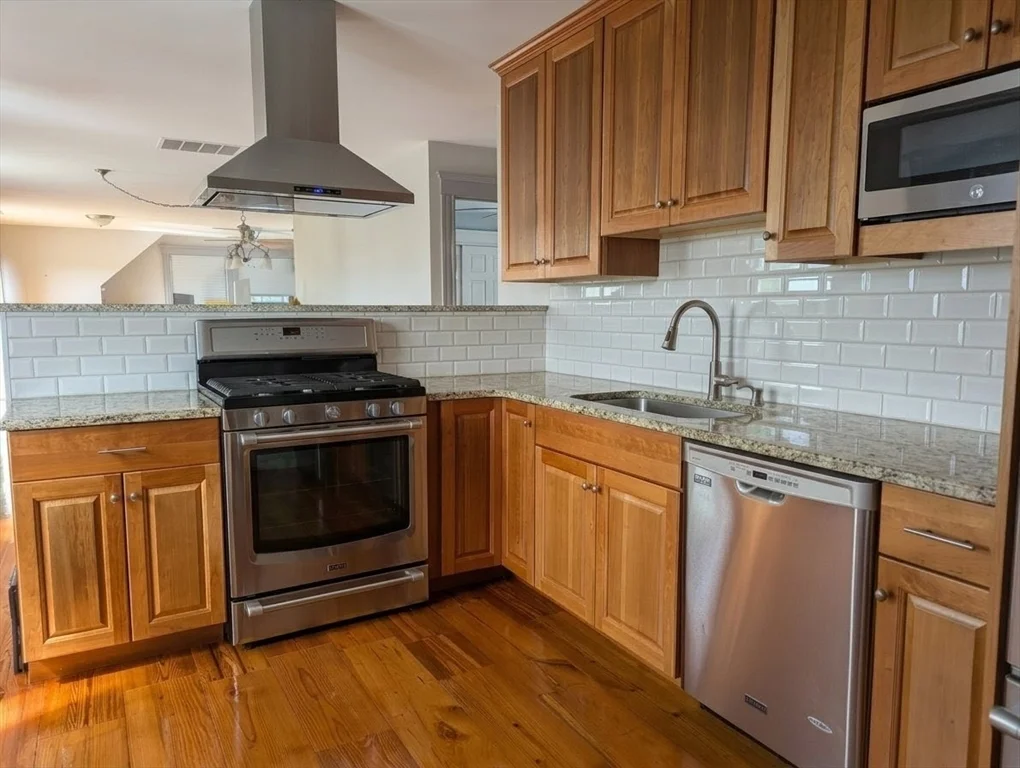 7 Weymouth Ave, West Roxbury