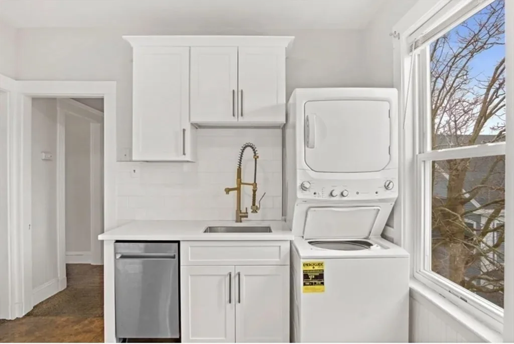 9 Sumner Sq, Dorchester