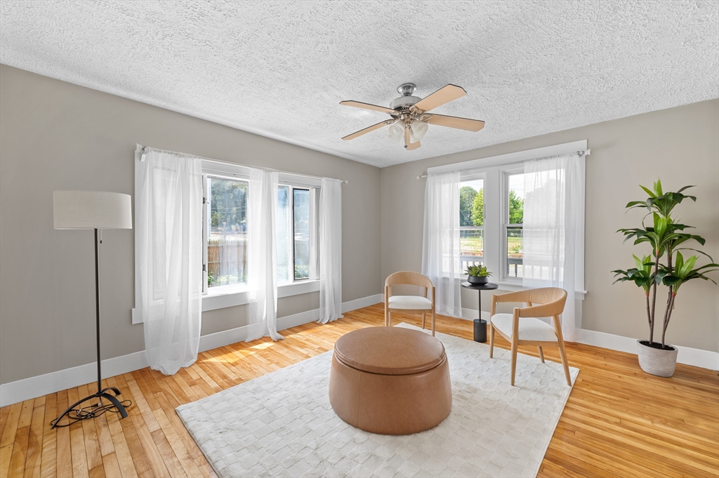 8 Beekman St, Fitchburg