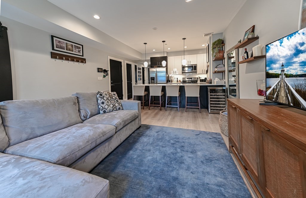 85 Everett St, East Boston