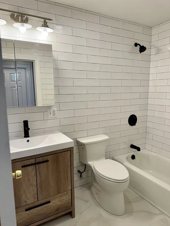 74 University Rd, Aspinwall Hill