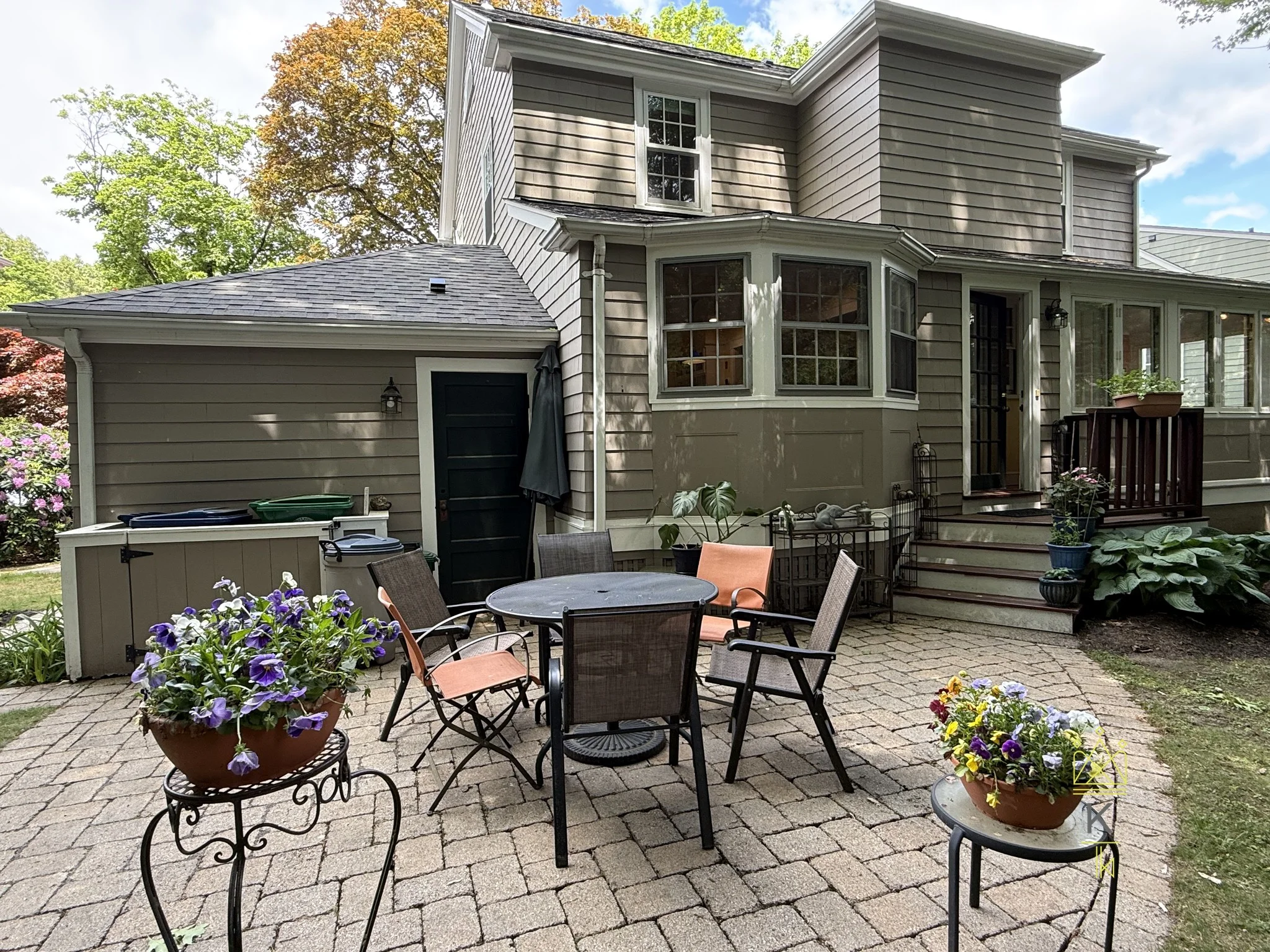 24 Beverly Rd, Newton Highlands