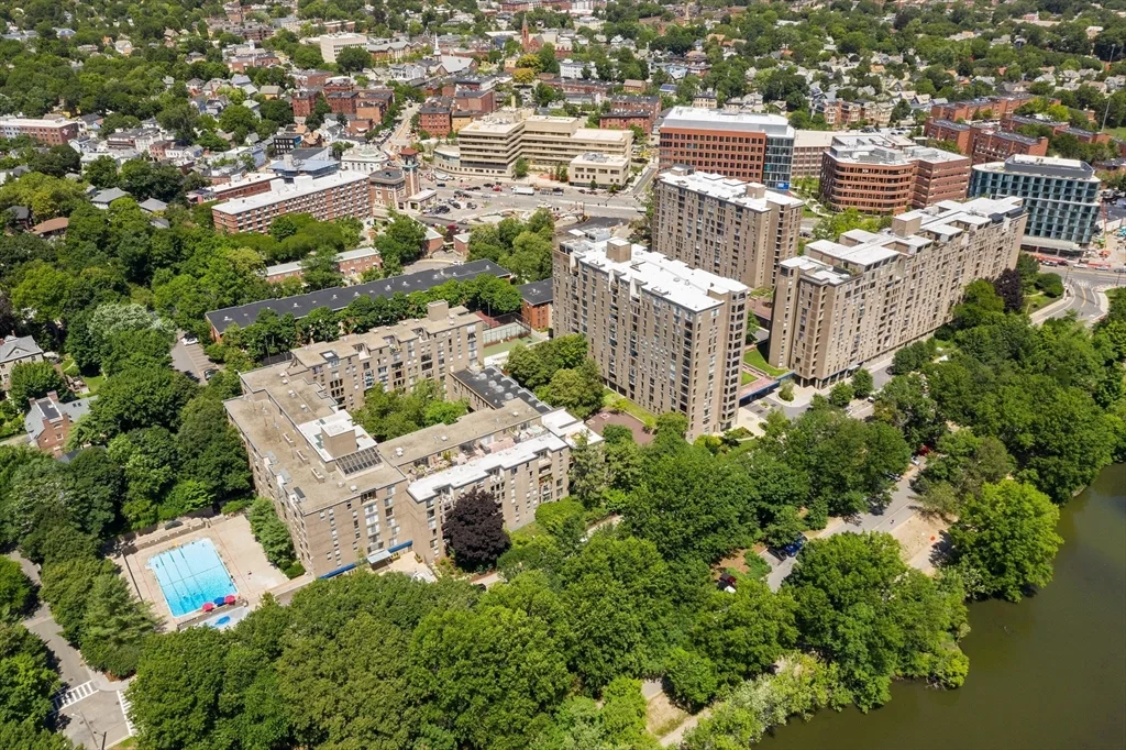 44 Washington St, Brookline Village