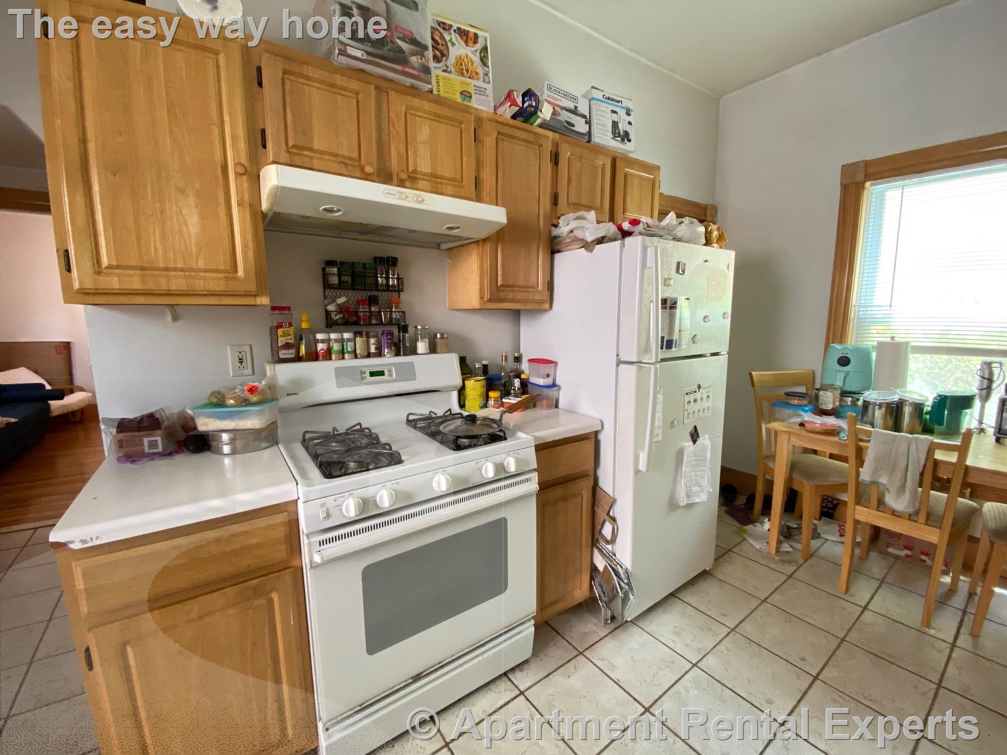 11 Cameron Ave, Davis Square