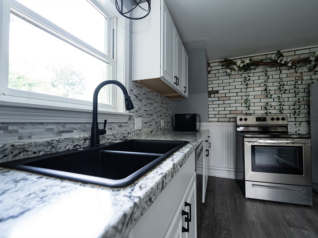 159 Hamilton St, Southbridge