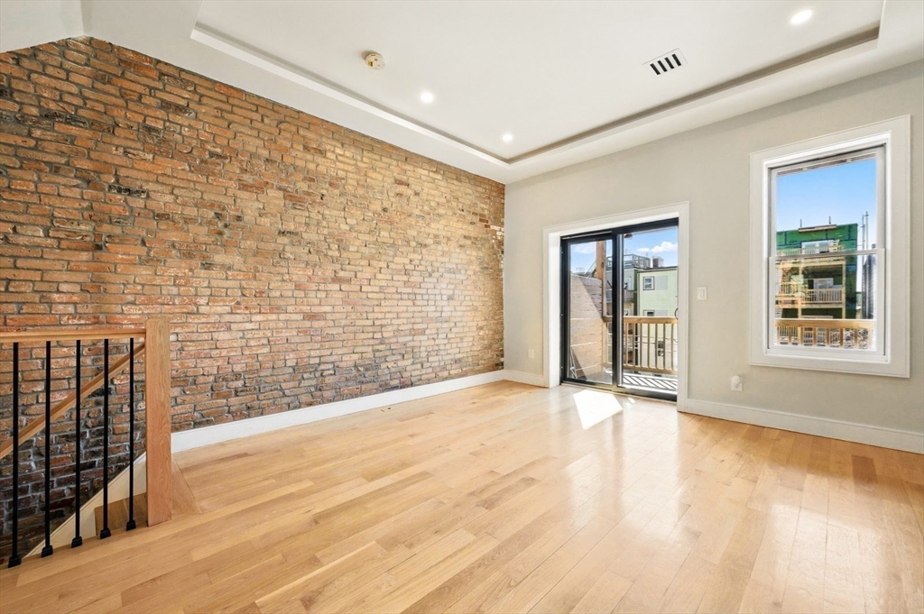 125 Saratoga St ,, East Boston