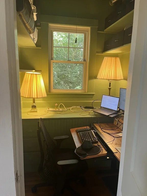 15 Parkton Rd, Jamaica Plain