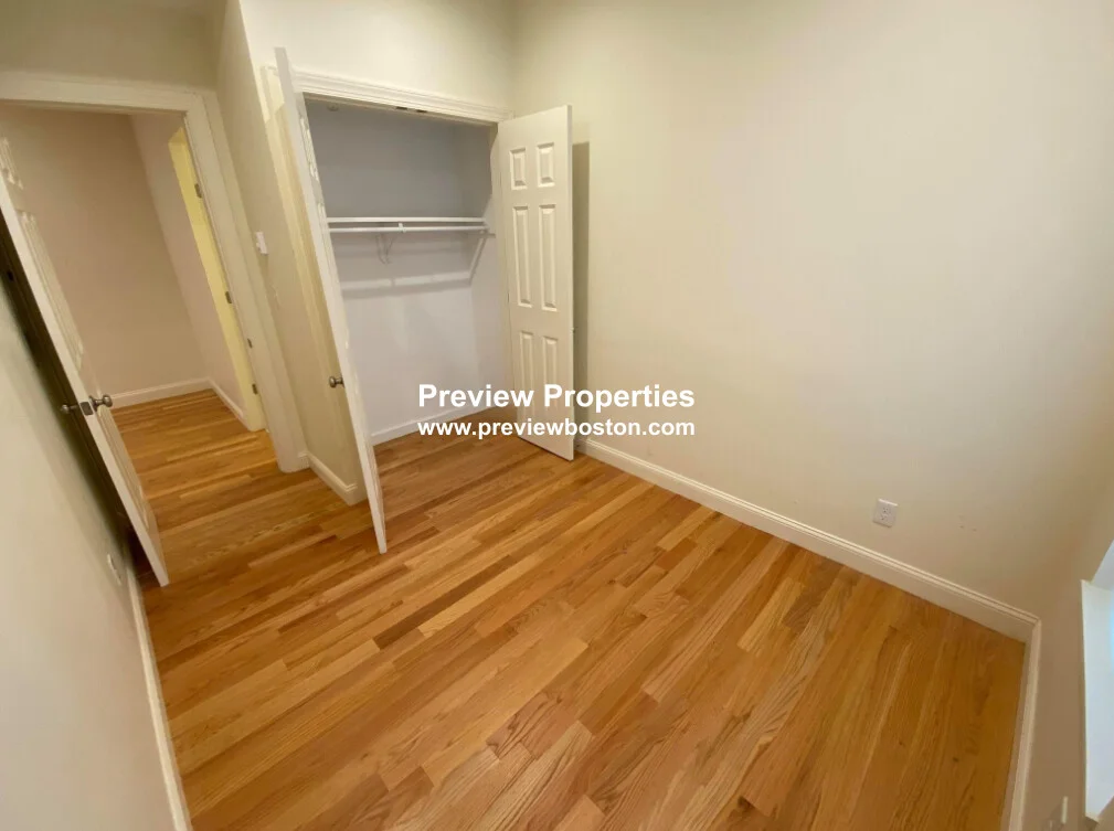 379 Harvard St, Mid Cambridge