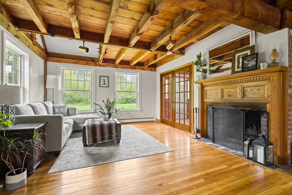 50 Mill Ln, Cohasset