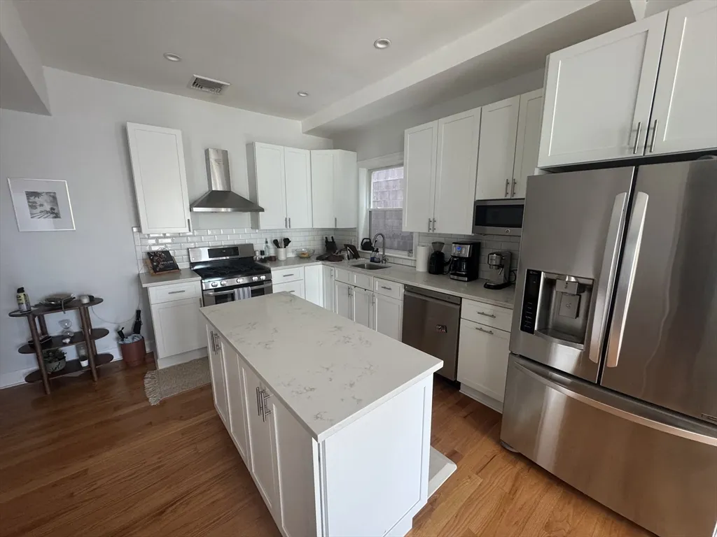 238 Saratoga St, East Boston