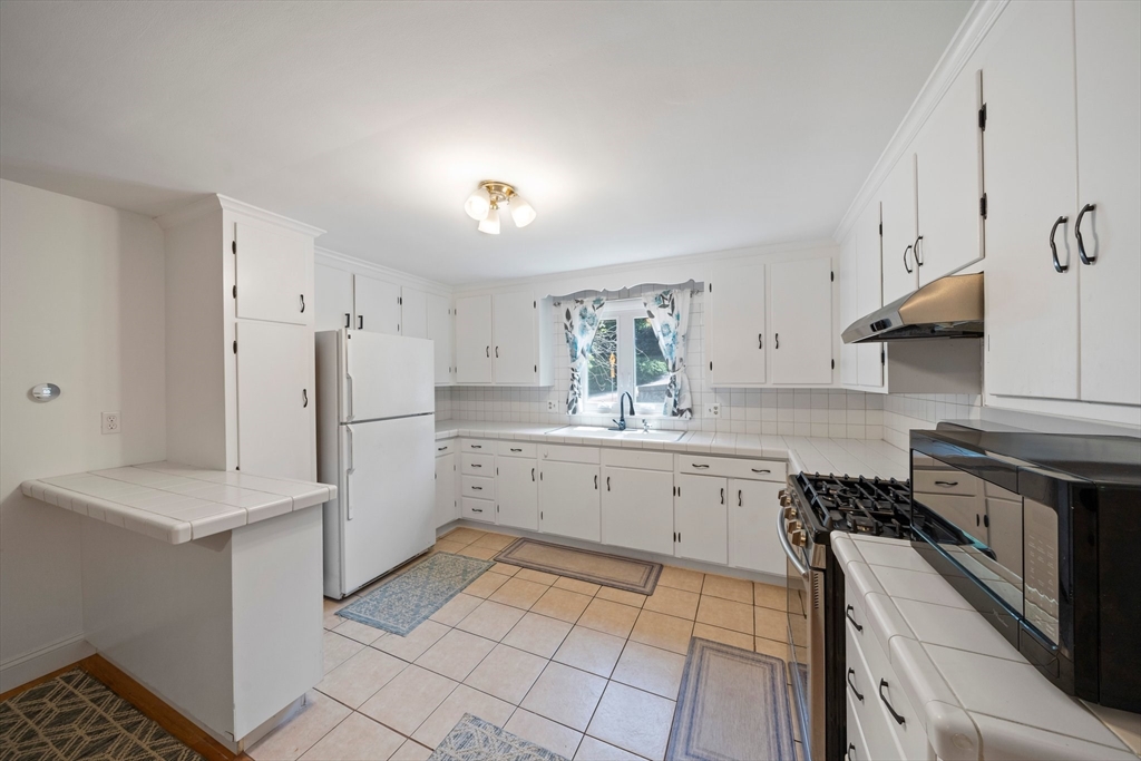 585 Washington St, Franklin