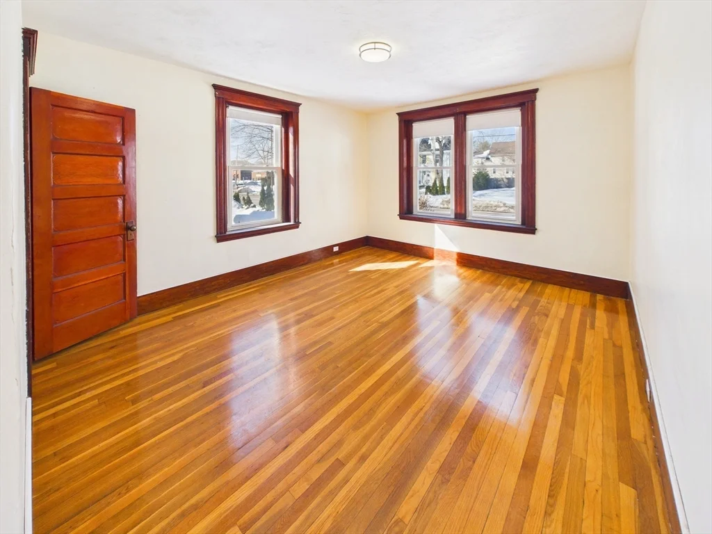 4 River St, East Dedham