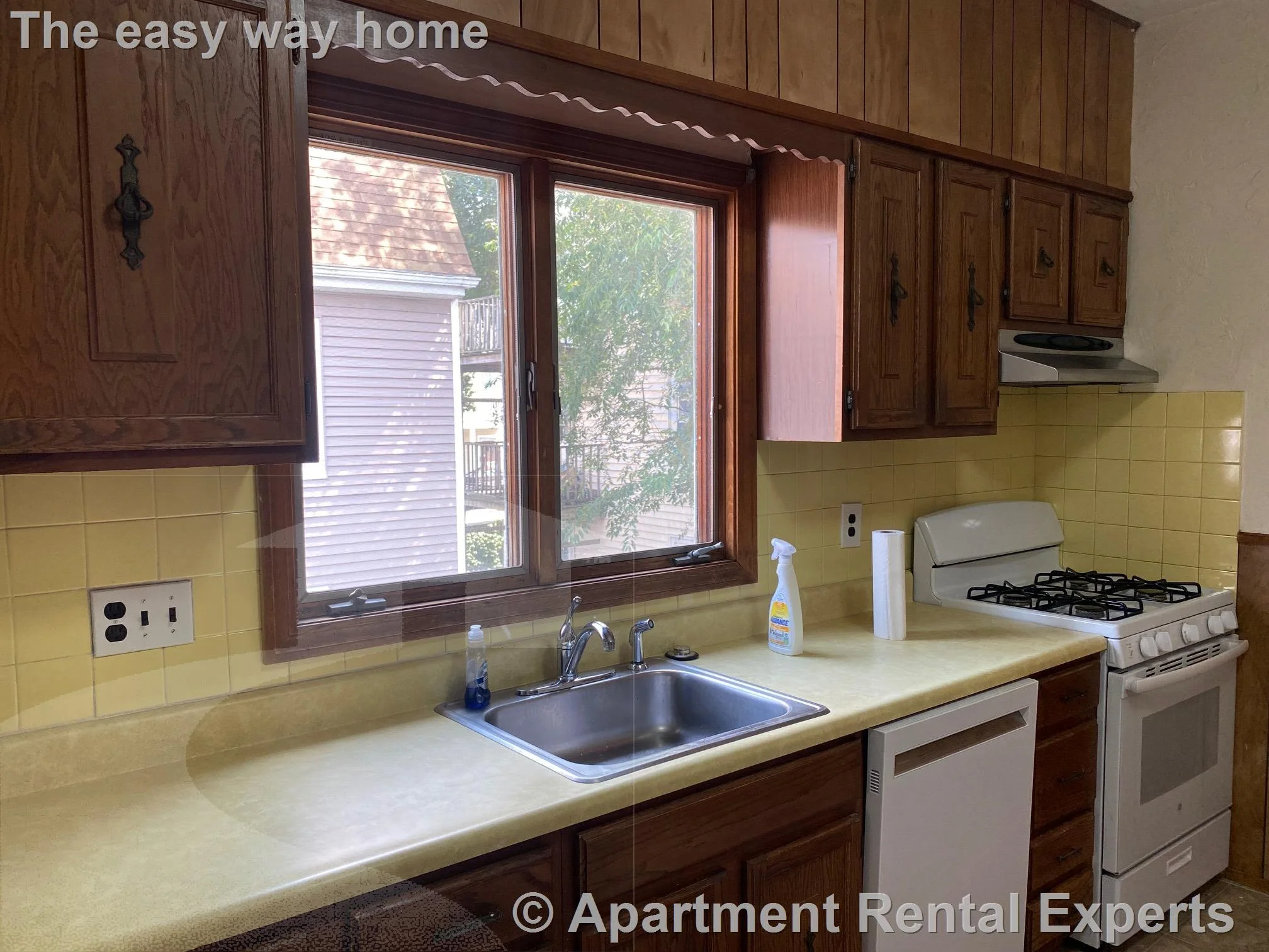 96 Capen St, Tufts