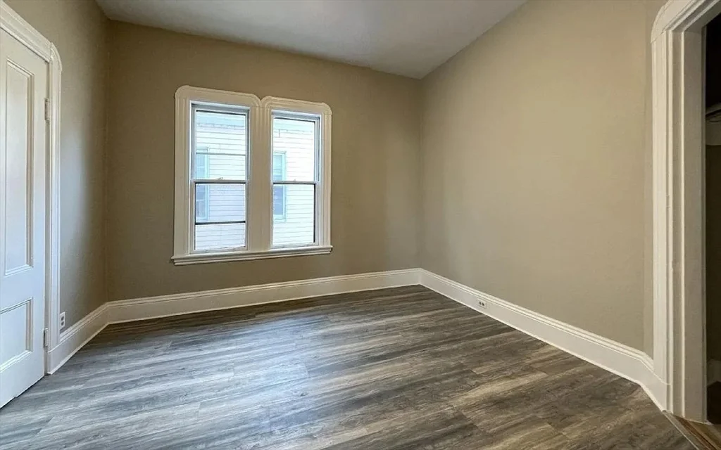 92 Summer St, Everett