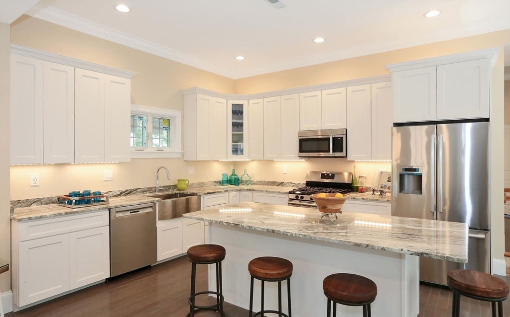 47 Alpine St, Roxbury