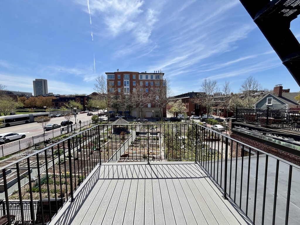 37 W Newton St, South End