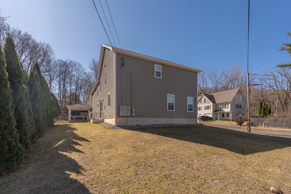 23 Moore St, Agawam