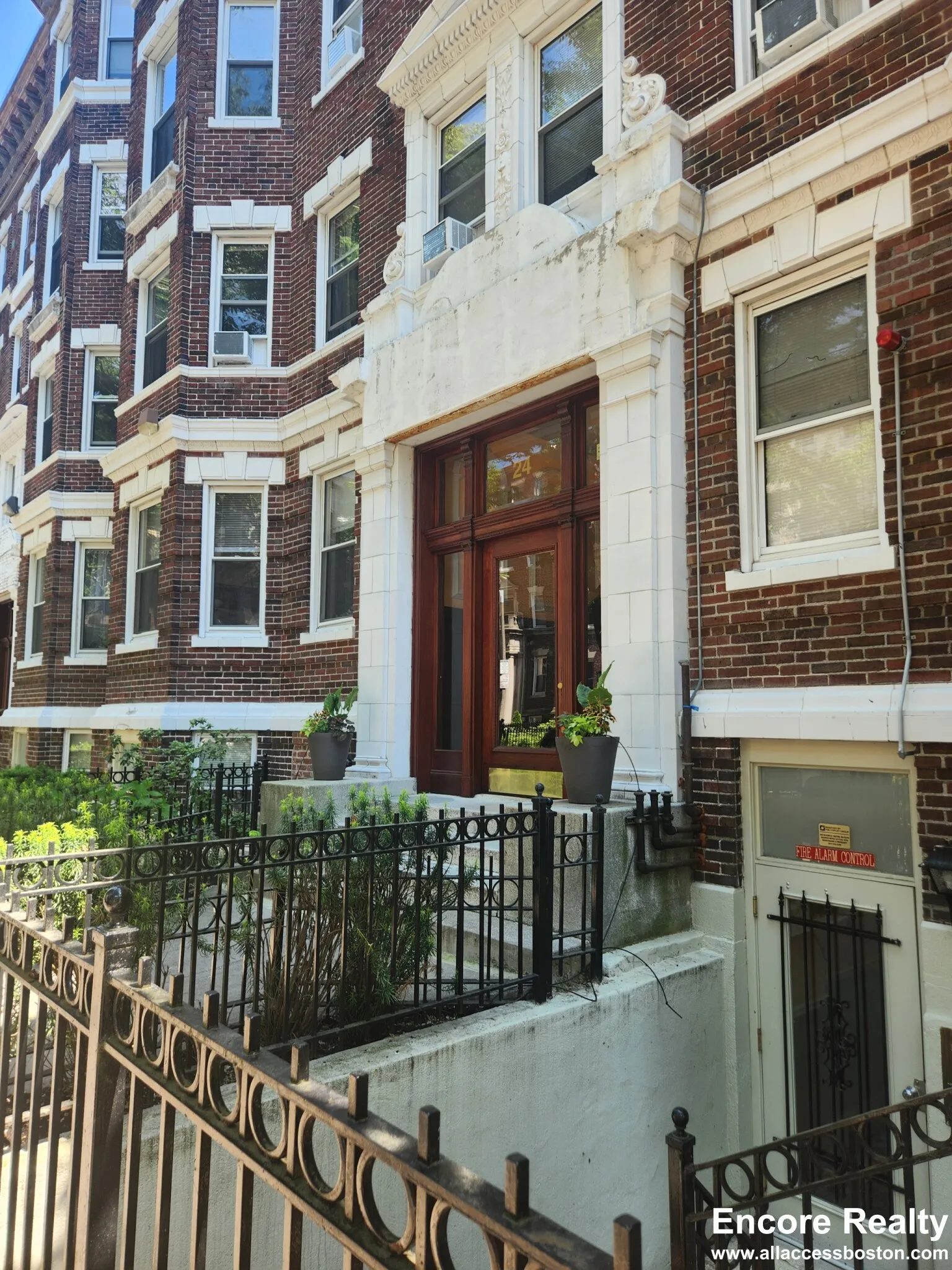 24 Queensberry St, Fenway