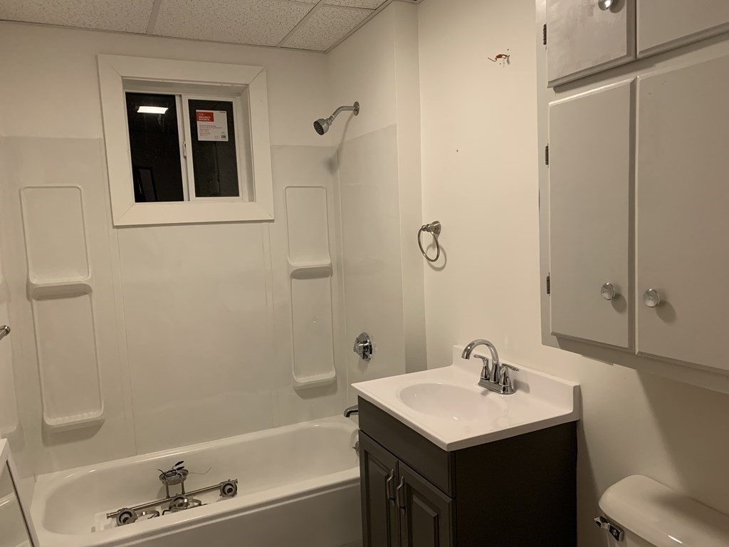 44 Crawford St, Fall River