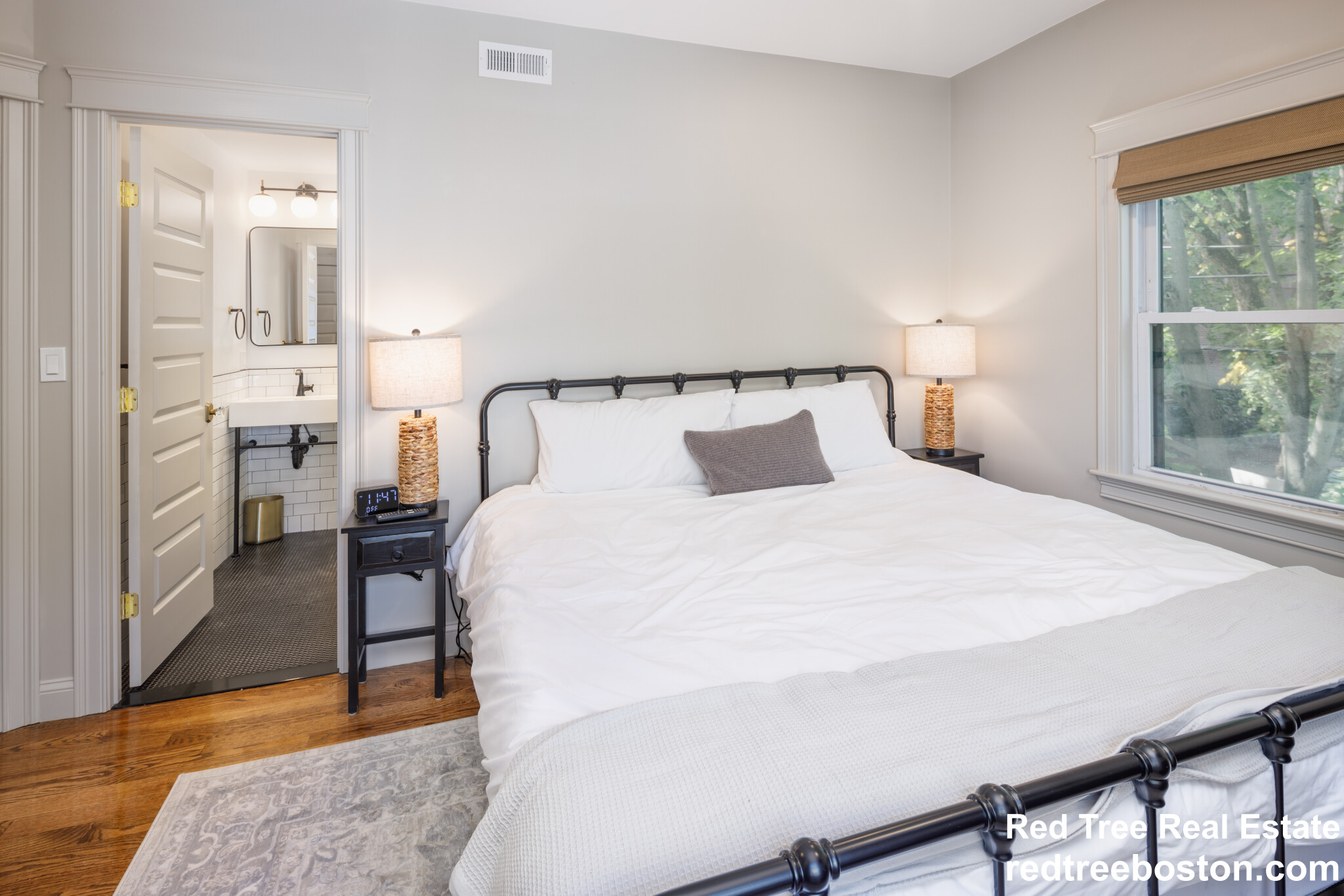 44 Winslow Rd, North Brookline