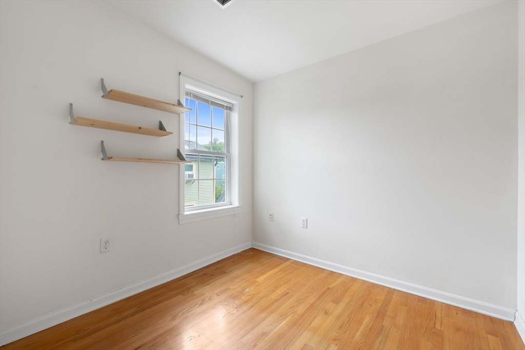 39 Montgomery St, North Cambridge