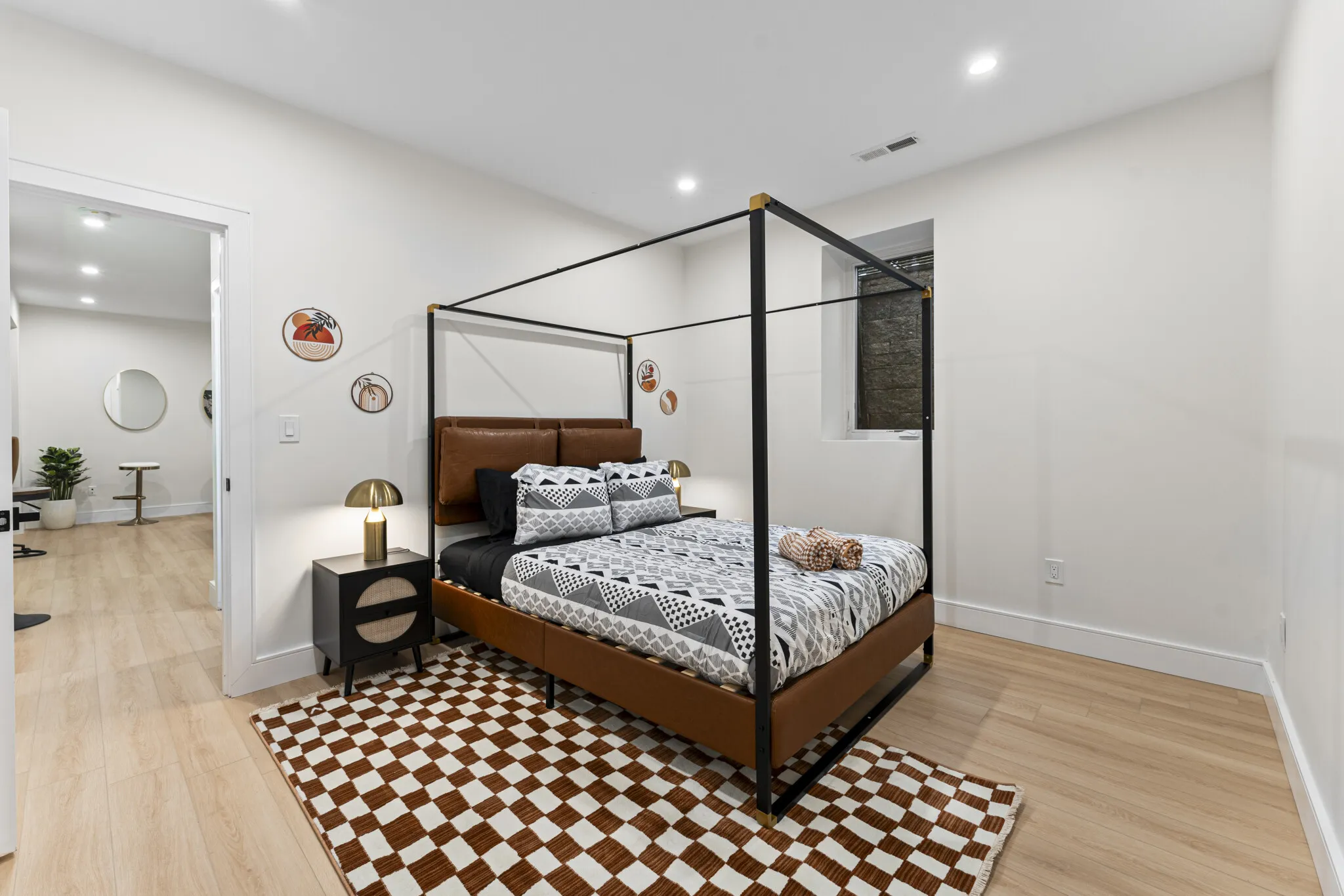 21 Bolton St, South Side