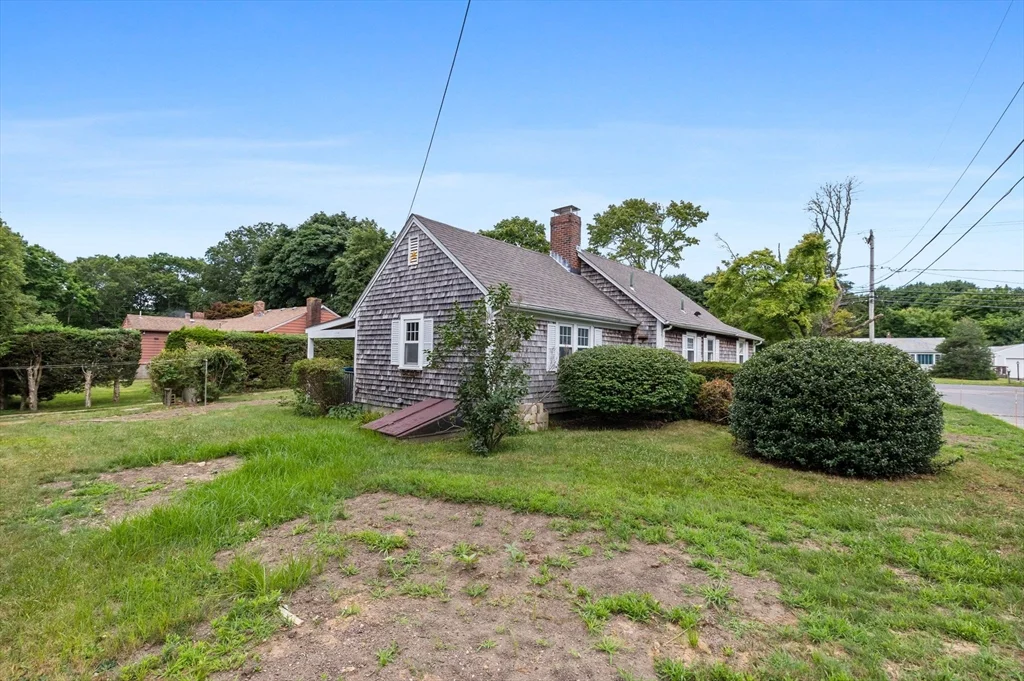 405 Sandwich Rd, East Falmouth