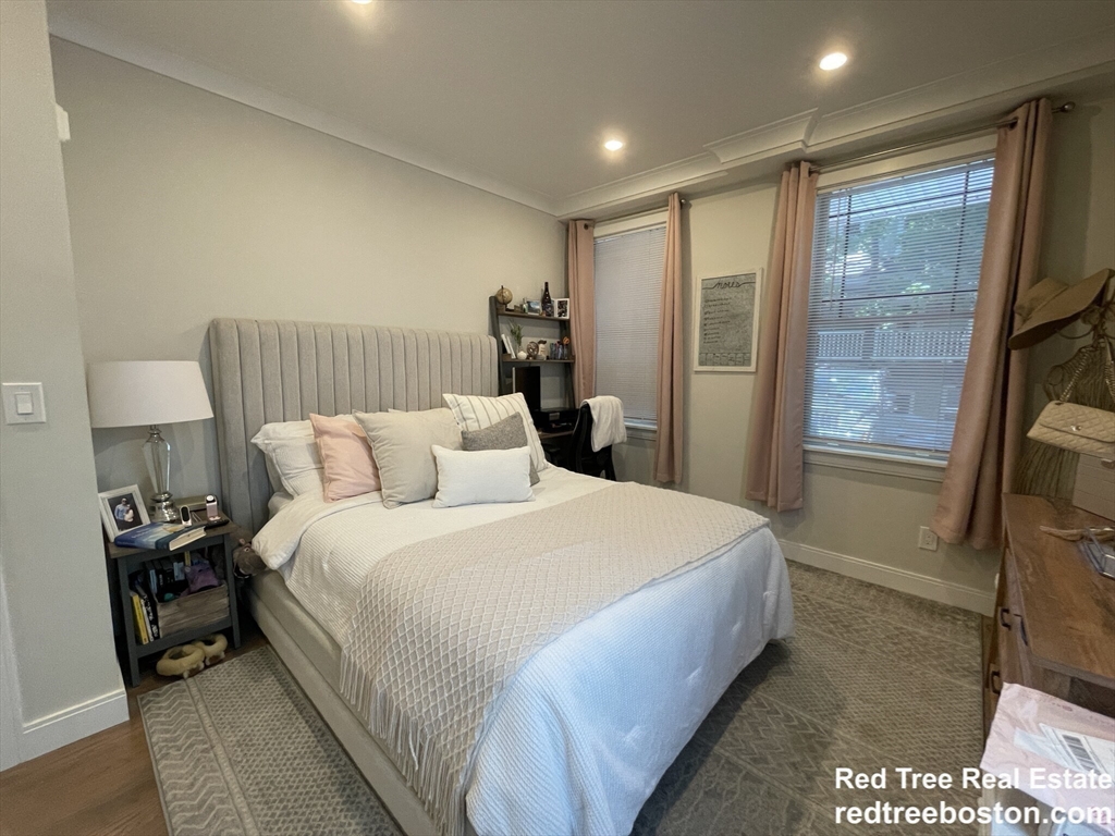 9 Mansfield St, Allston