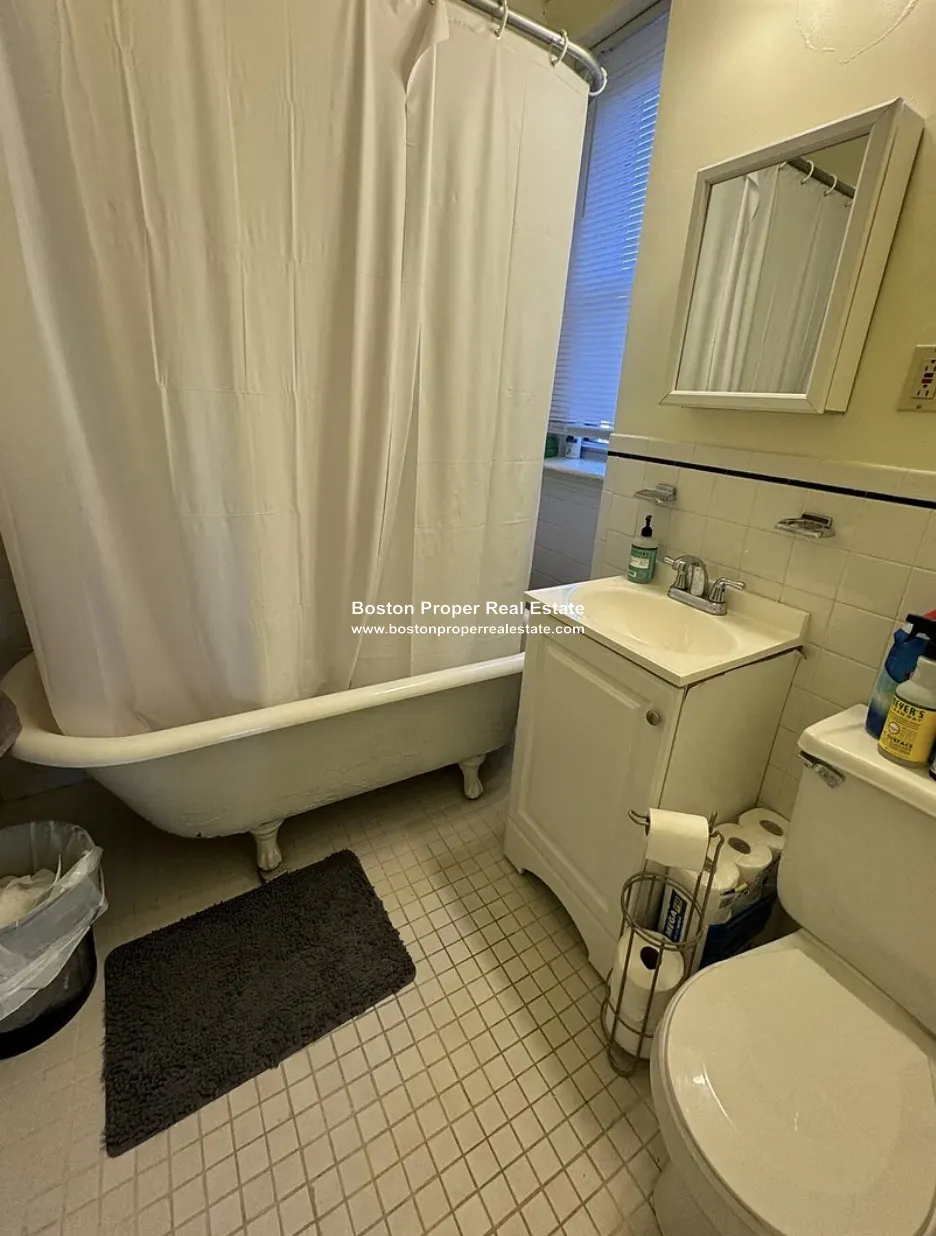 107 Queensberry St, Fenway