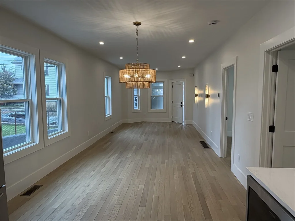 7 Bennett St, Medford