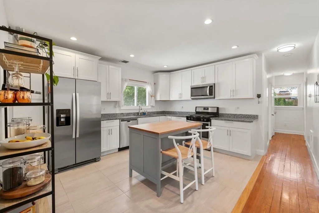 62 Park Ave, Winthrop