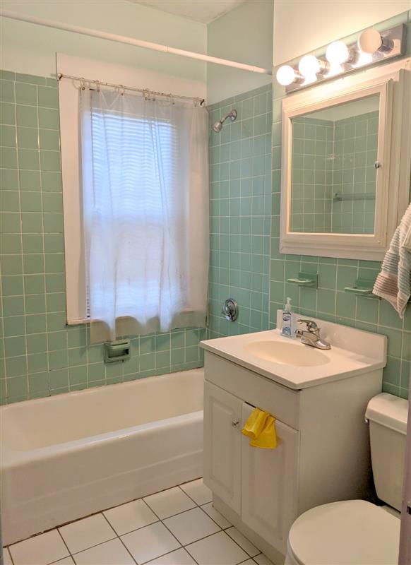 19 Leonard St, Tufts