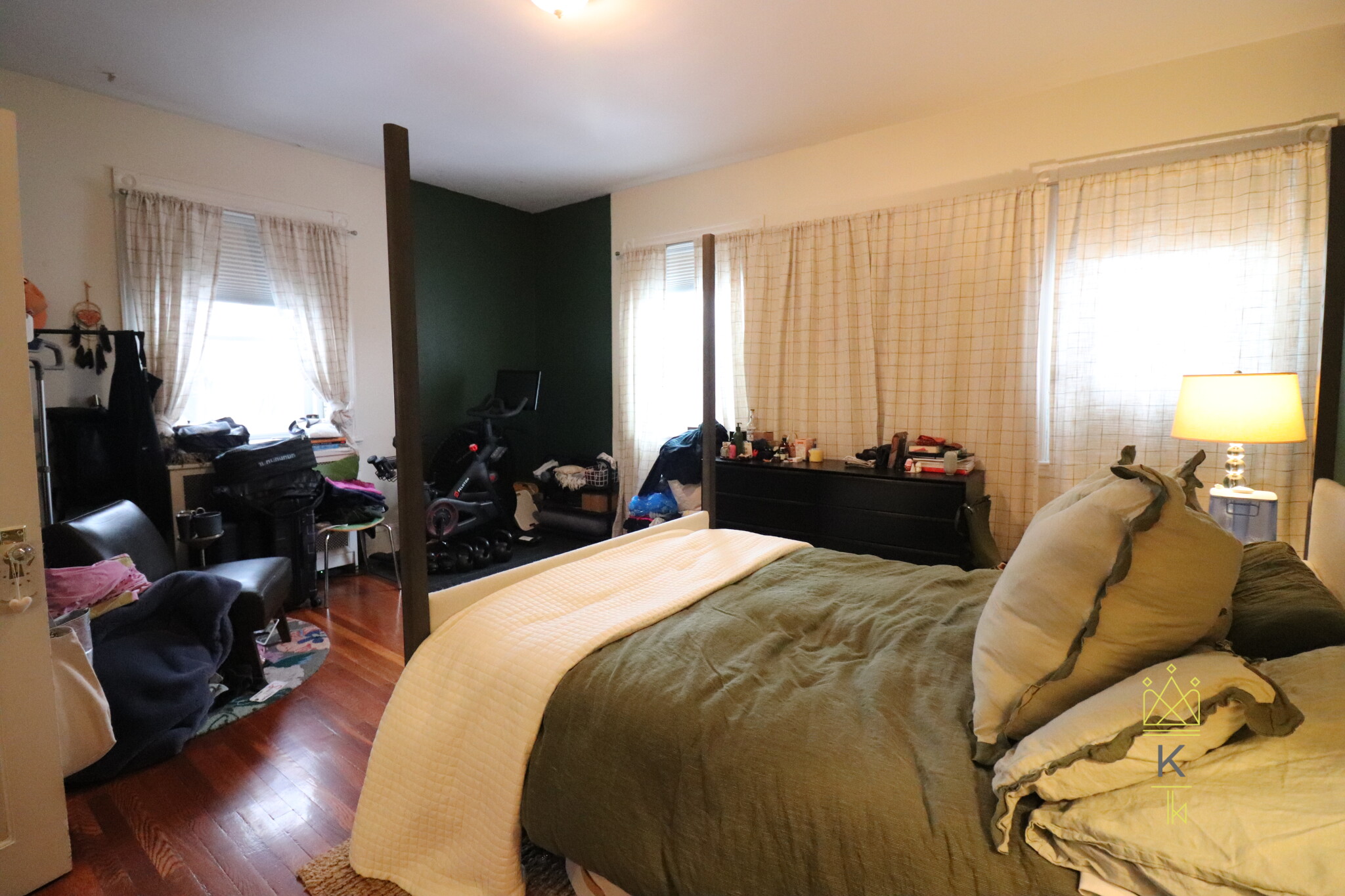 1569 Beacon St, Brookline