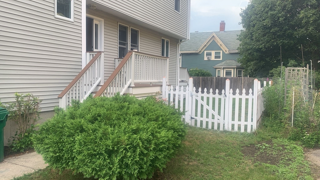 90 Monument, Medford