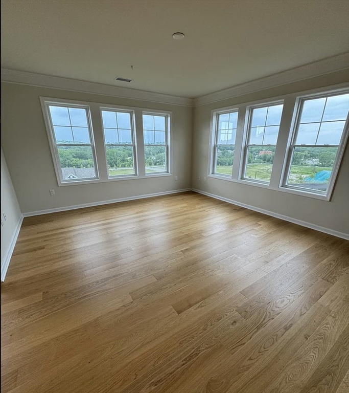 4 Stratton Dr, Woburn