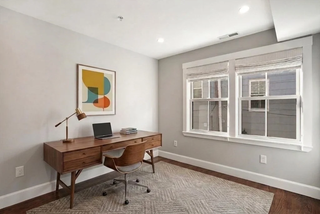 5 Atwood Sq, Jamaica Plain