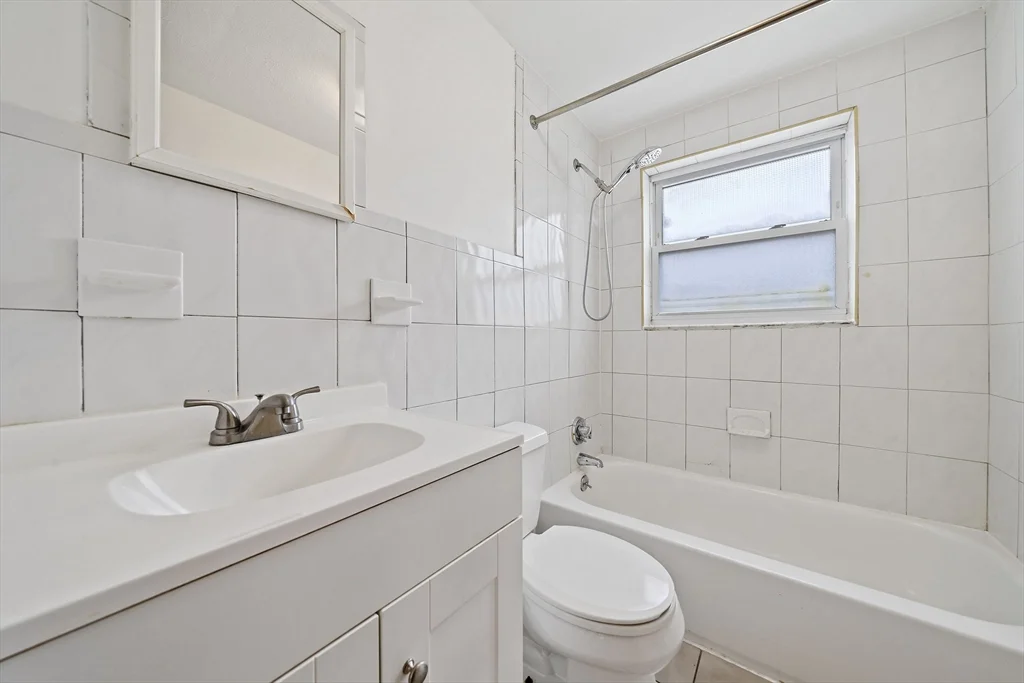 161 Neponset Valley Pkwy, Hyde Park