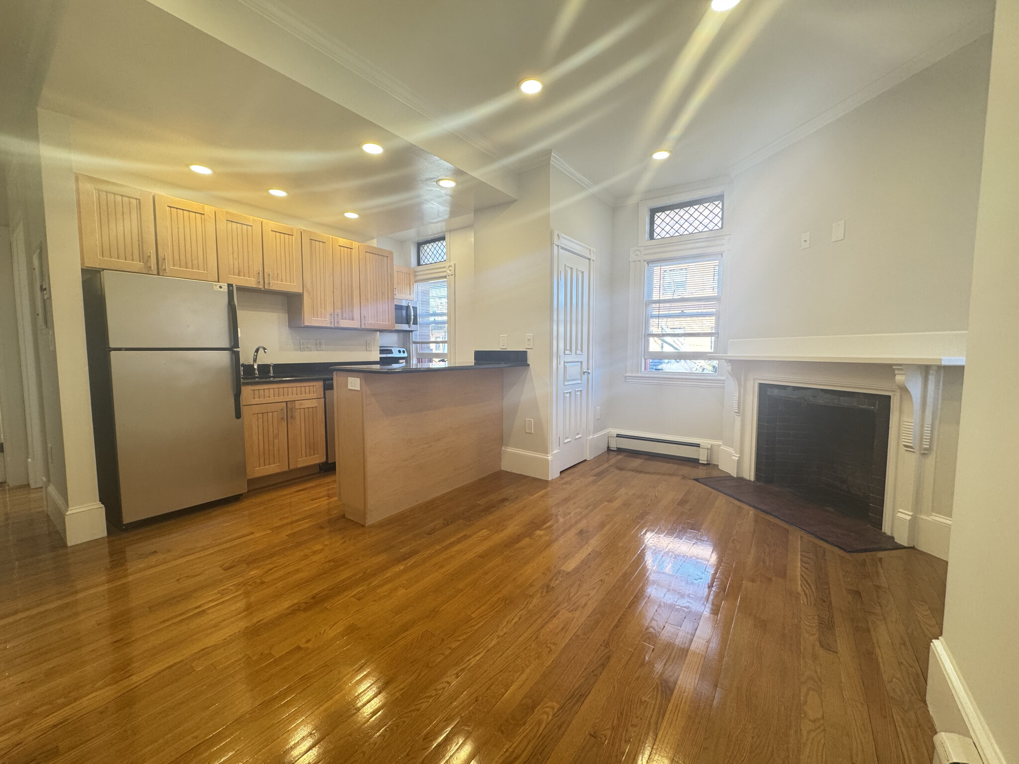 195 Commonwealth Ave, Back Bay