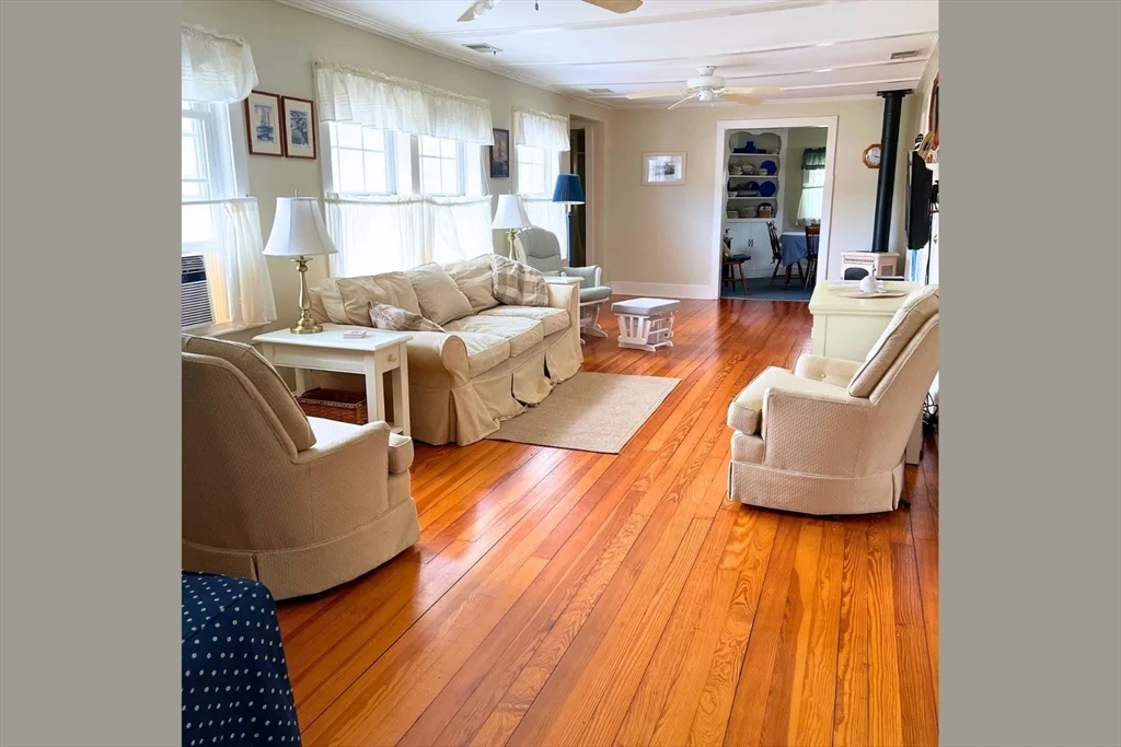 48 Angelica Ave, Mattapoisett
