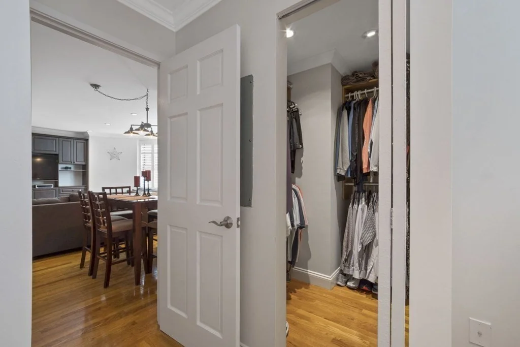 78 Gainsborough St, Fenway