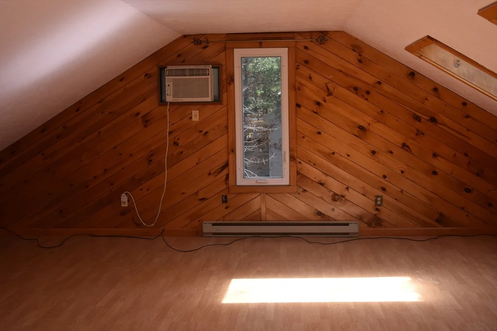 11 Hilltop Ln, Easton